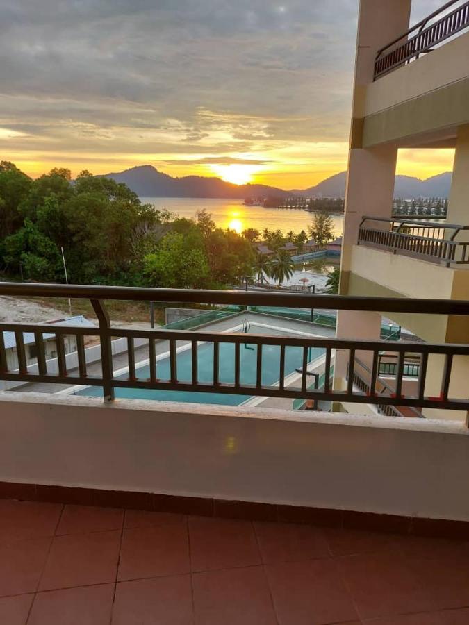 Marina Heights Seaview Resort 2 Lumut Exterior photo